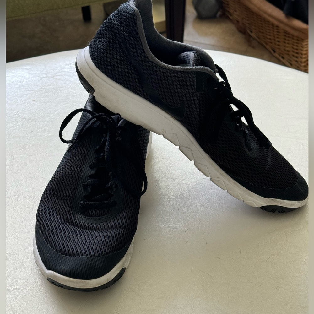 Men’s Nike shoes
